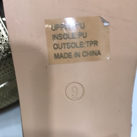 YELLOW GOLD SIZE 9 NWOTTan soles w all LUCIOUS GOLD! - Picture 3 of 8